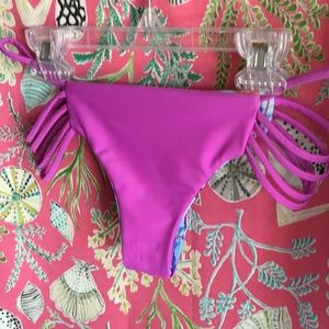 Strappy reversible cheeky bottom